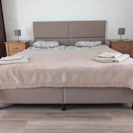 Mare-vara Vendeghaz Guest house